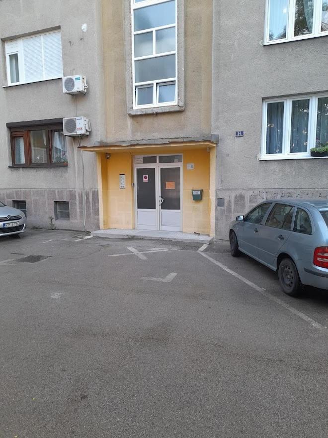 Apartman Bulevar Stupine Tuzla Exterior foto